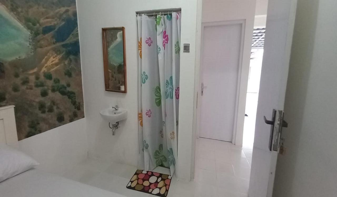 OYO 90974 Homestay Golo Koe Sejahtera Labuan Bajo Bagian luar foto